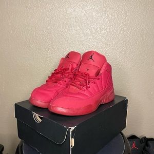 GYM RED JORDAN 12s